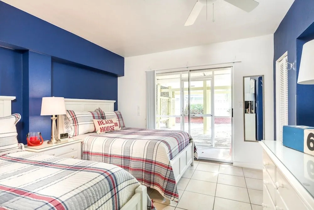 7902 Estero Home by RedAwning