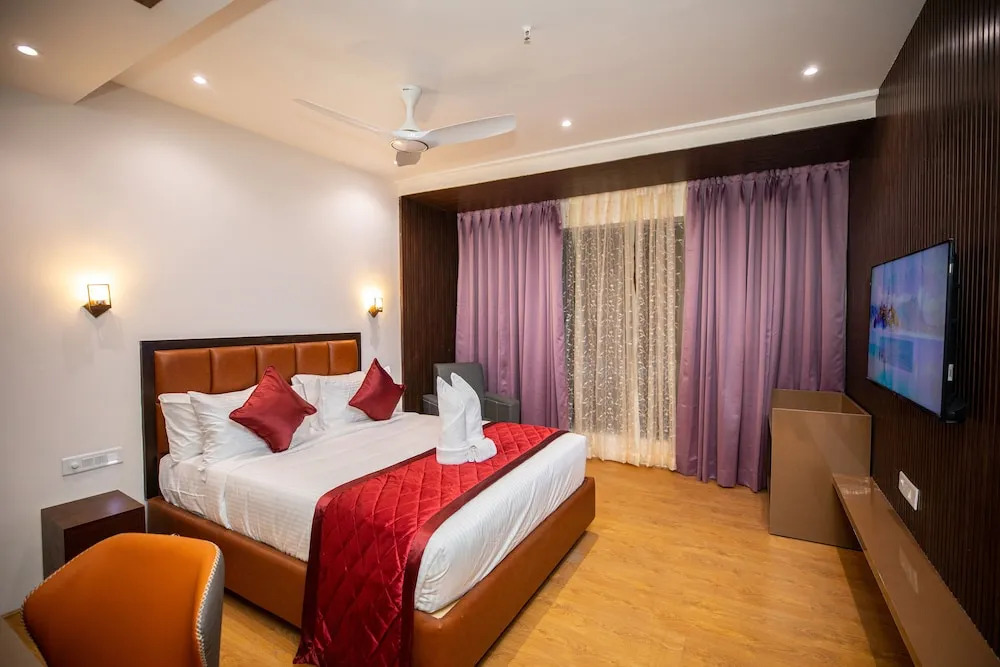 Hotel Silver Cle Hitech City Madhapur