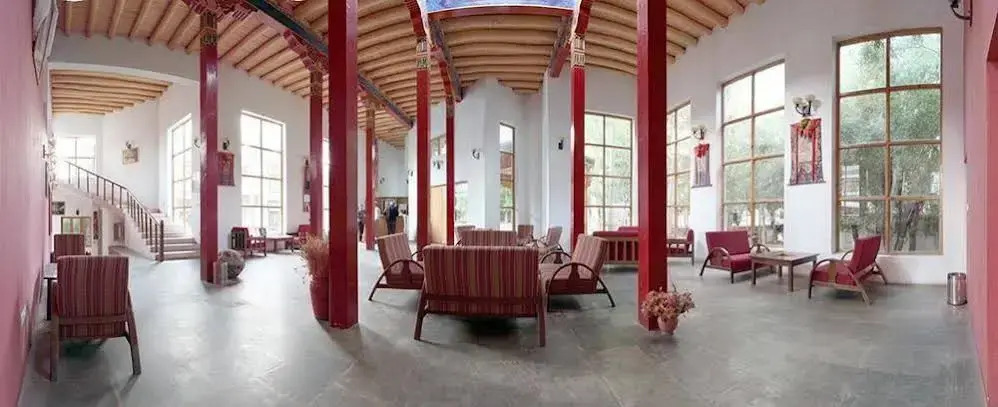 Lha - Ri - Sa Resort