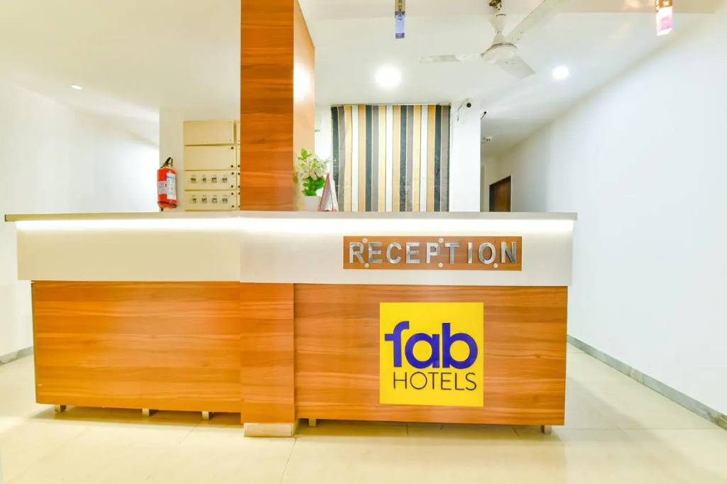 FabHotel Raj Ratna - Nr Ashram Road