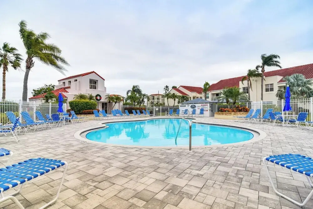Resort Perks: Condo w/ Private Balcony in St Pete!