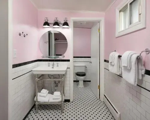 Royal 7 Budget Inn Motel