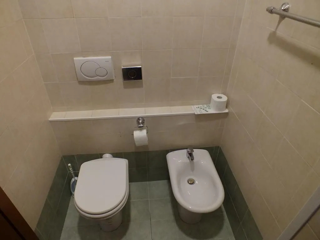 Guest House 64