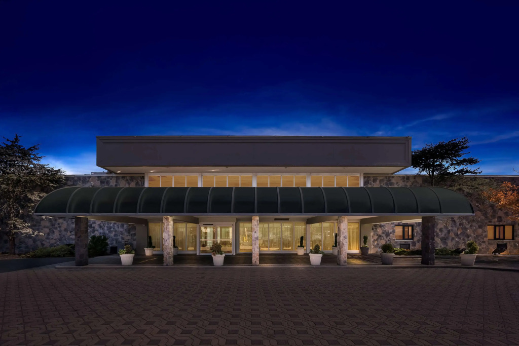 Brandywine Valley Inn SureStay Plus by Best Western