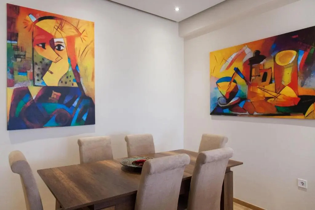 Modern art apt in Glyfada with sea view