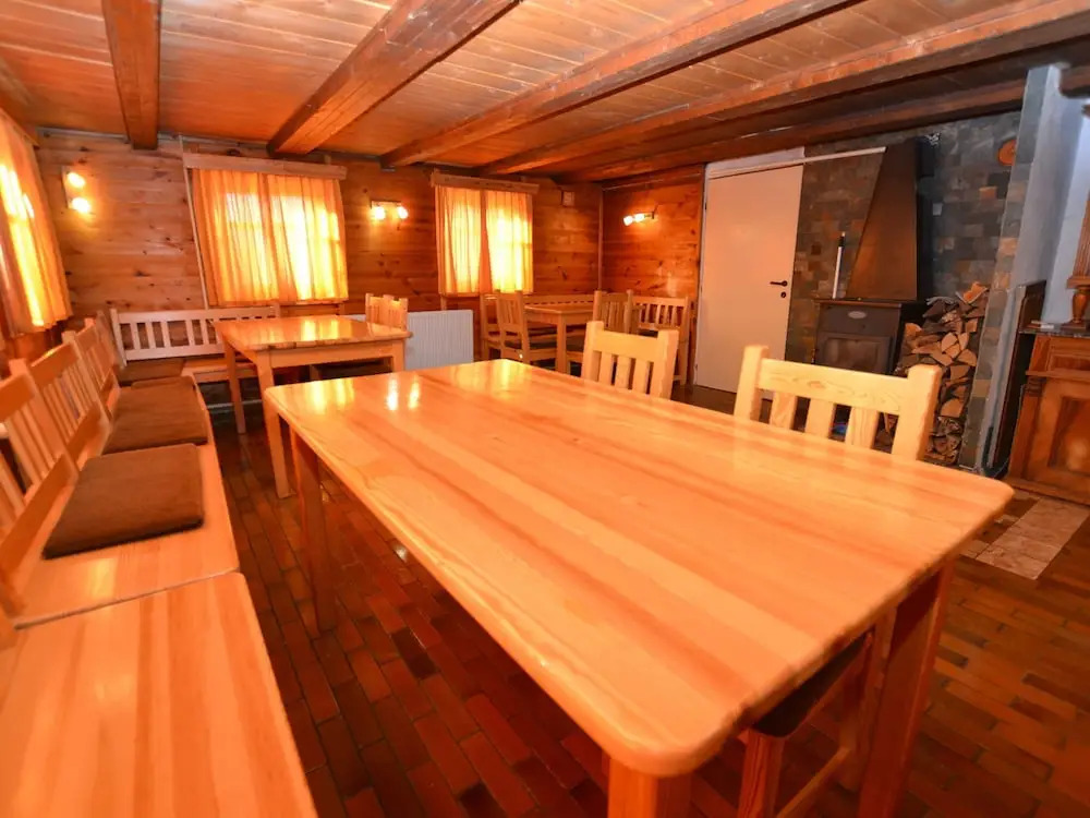 Authentic Log Cabin With Fireplace Only 300M To The Ski Slope Unobstructed View