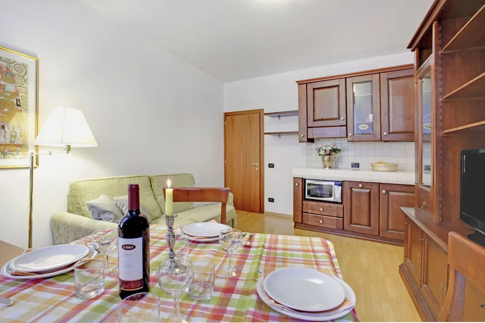 Double Arch Apartments