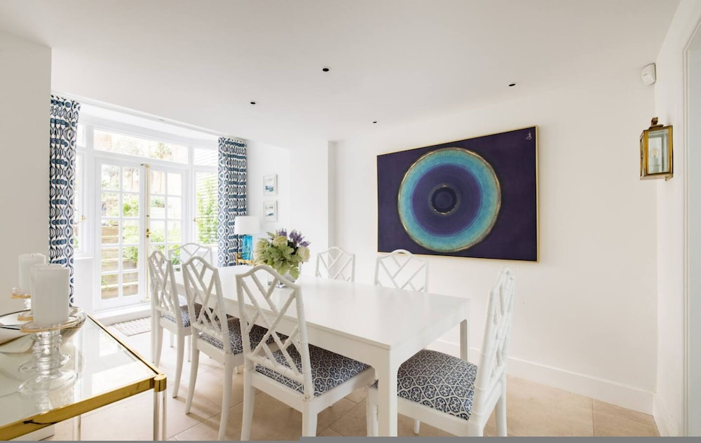 The Impressionist s Fireplace 4 BR Home in Chelsea