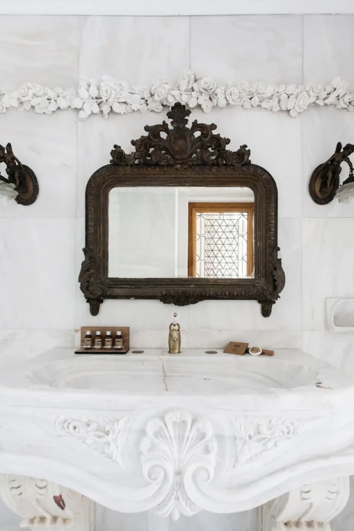 Step One | Luxury Suites right in the heart of Acropolis next to metro station