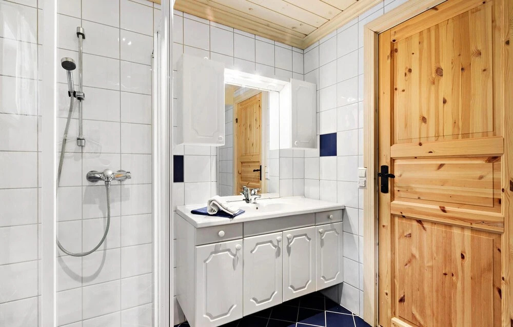 Cozy Home In Norheimsund With Sauna