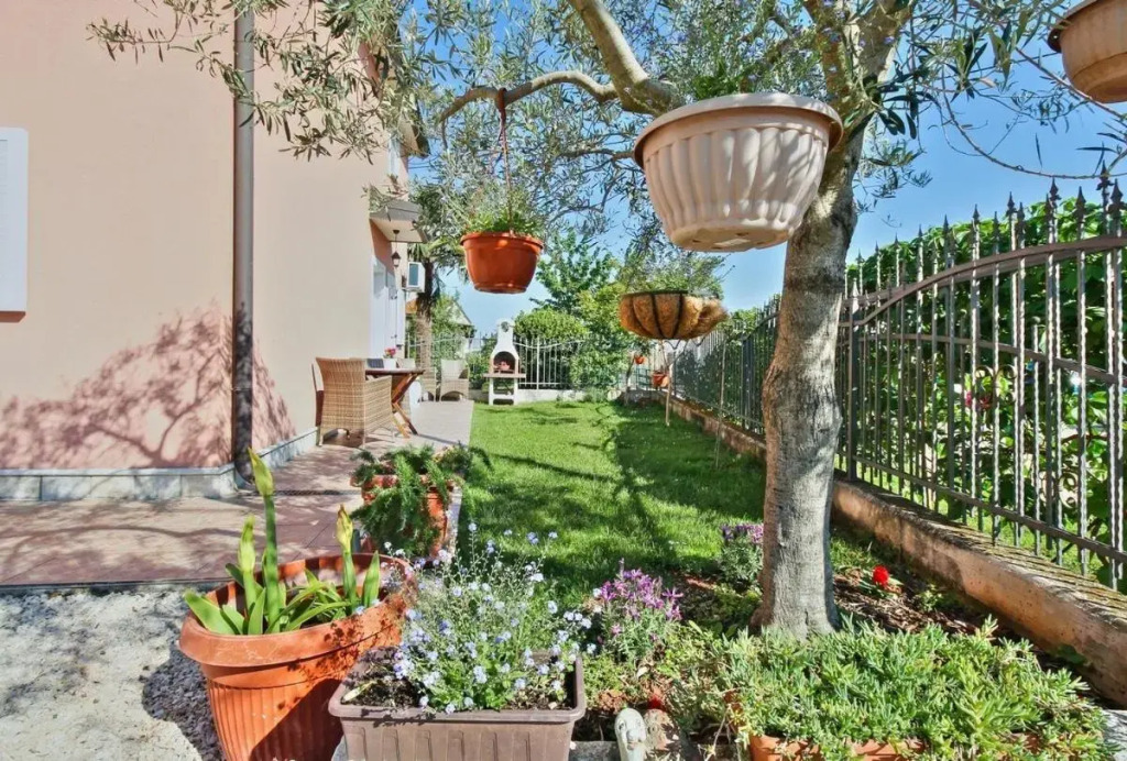 Lorena Apartments