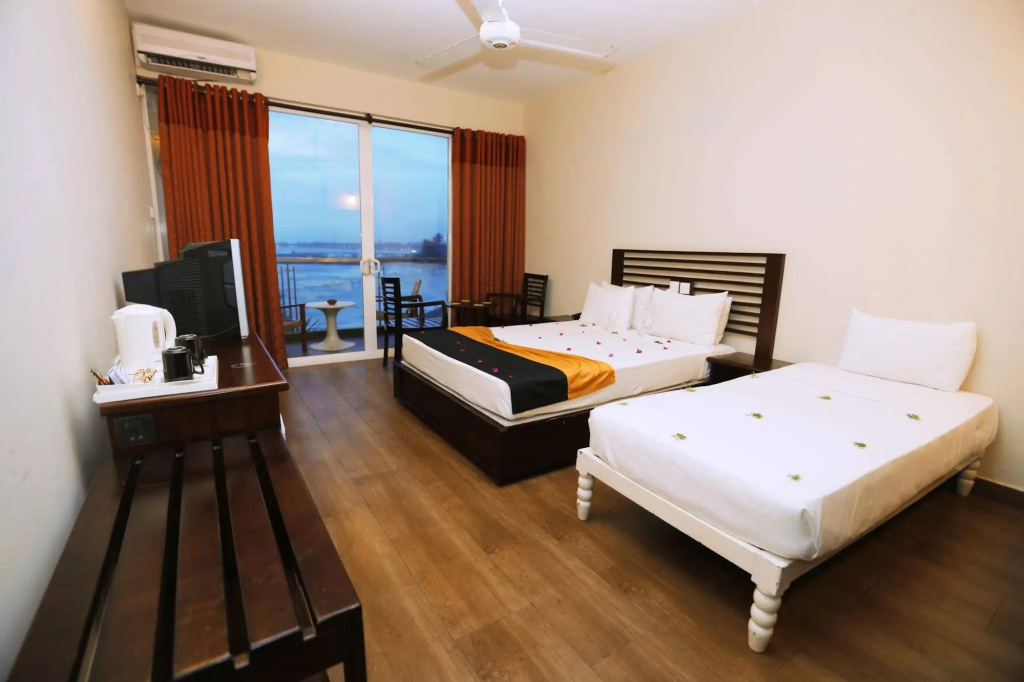 Hikkaduwa Beach Hotel