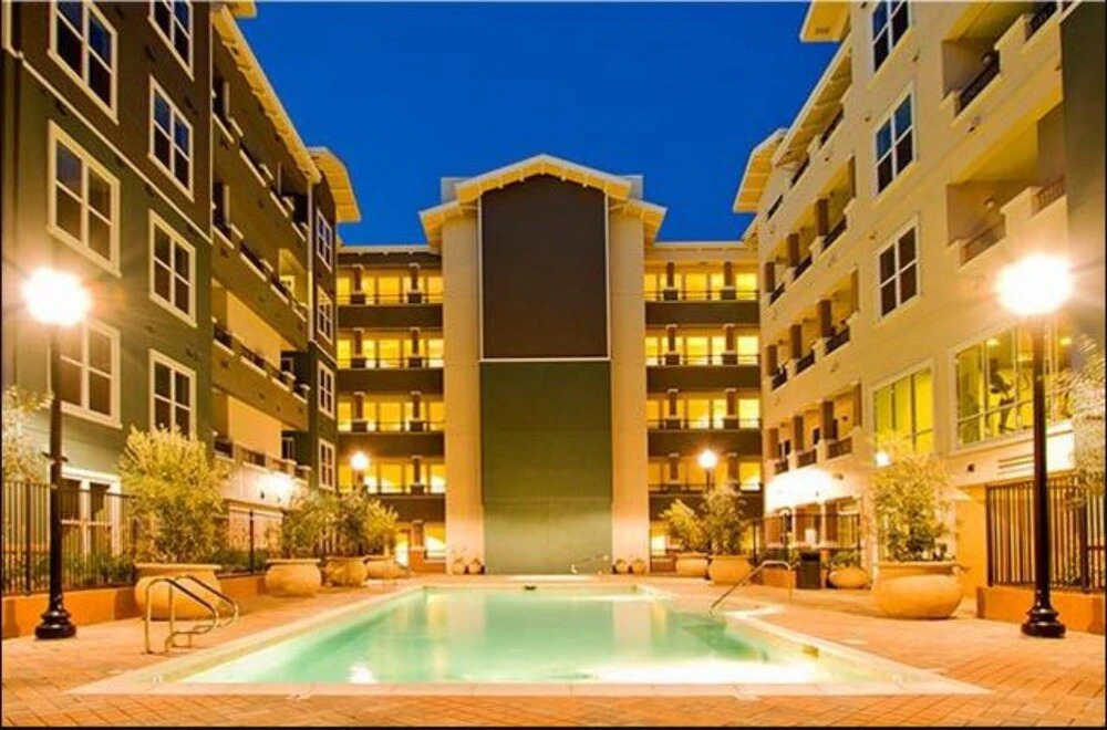 Global Luxury Suites at Commodore Drive