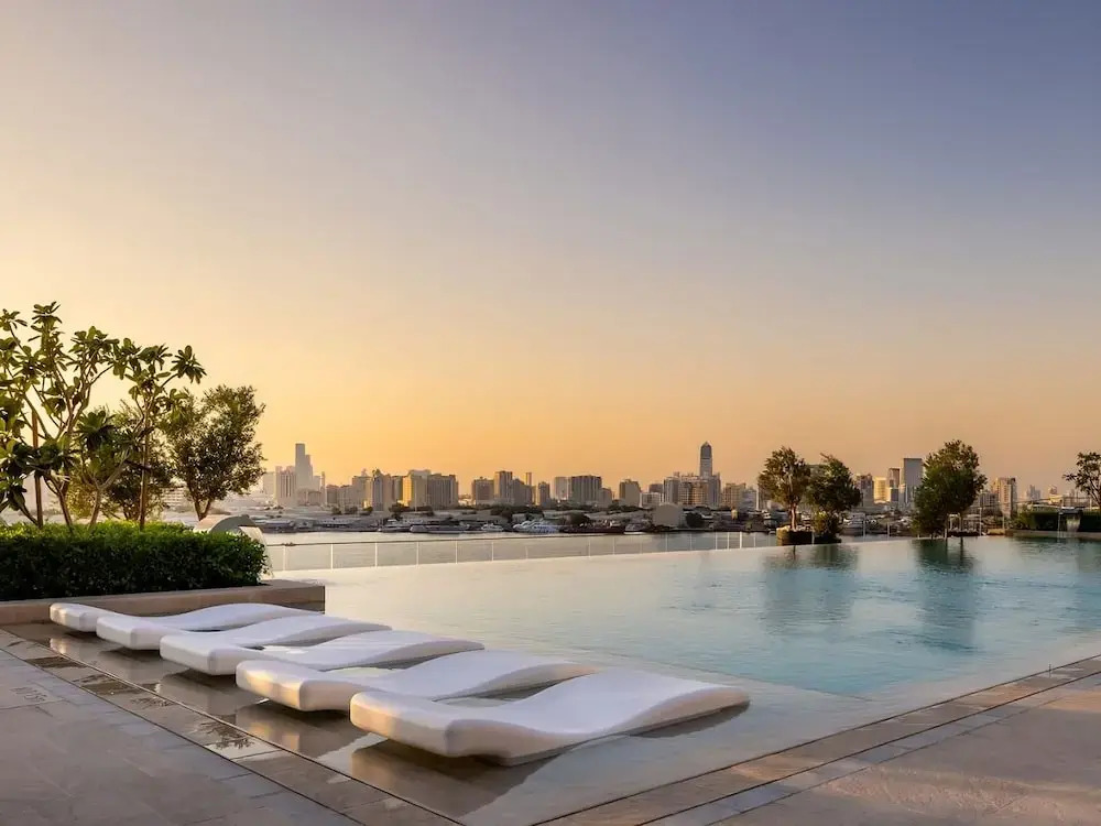 High Floor Stylish 1BR Address Harbour