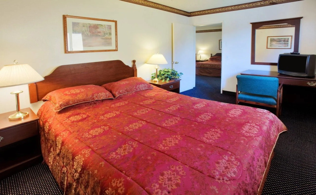Anaheim Astoria Inn & Suites