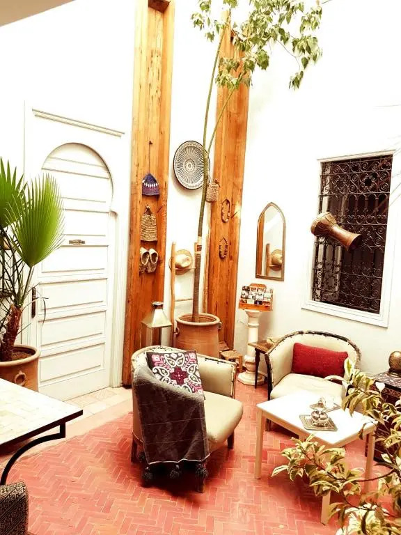 Riad Laly Tourisme Eclairé Le bijou de la medina