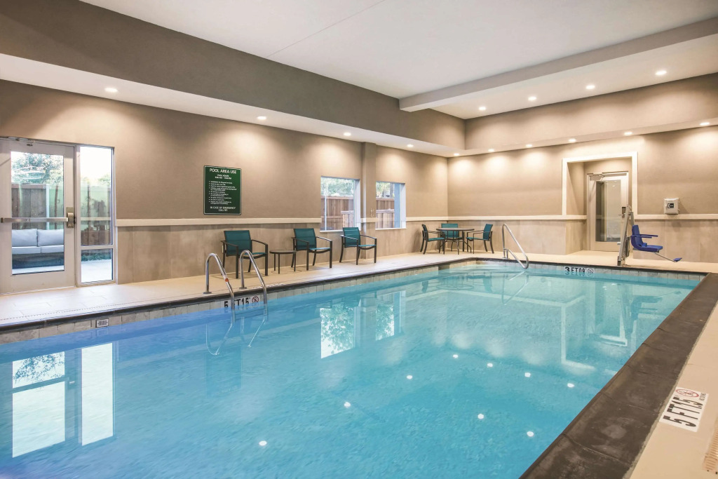 La Quinta Inn & Suites by Wyndham Dallas/Fairpark