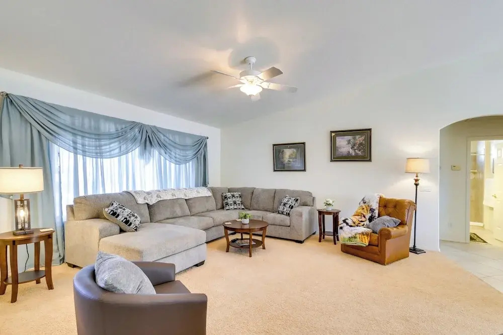 4 Mi to London Bridge: Lake Havasu City Home!