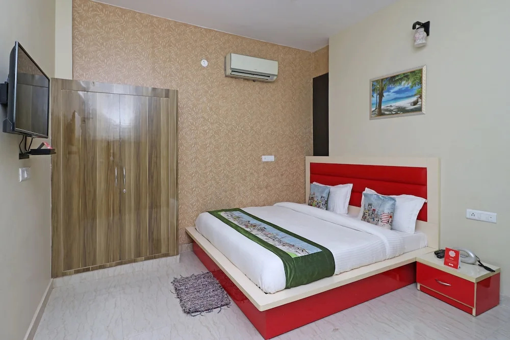 OYO Flagship 10223 Hotel Clouds 21