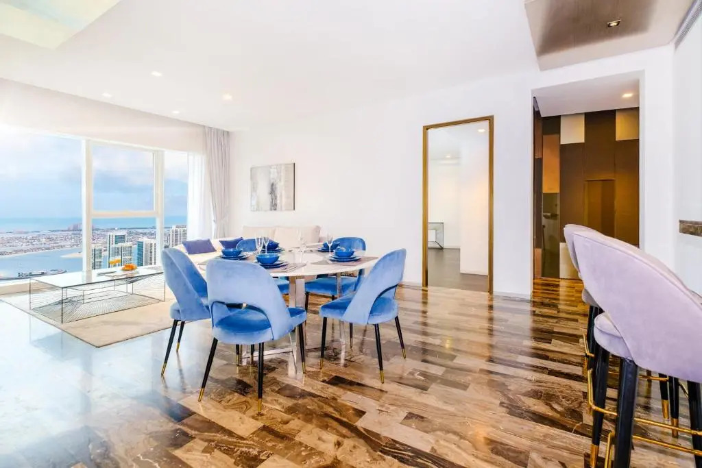 LUX - Lavish Suite with Full Palm Jumeirah View 1