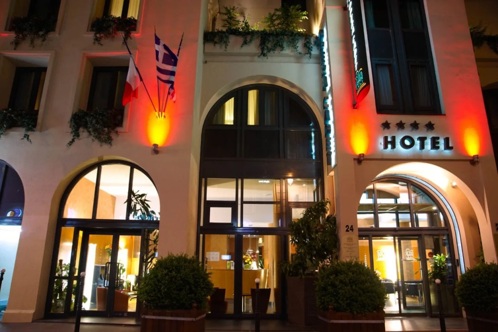 Opera Cadet Hotel