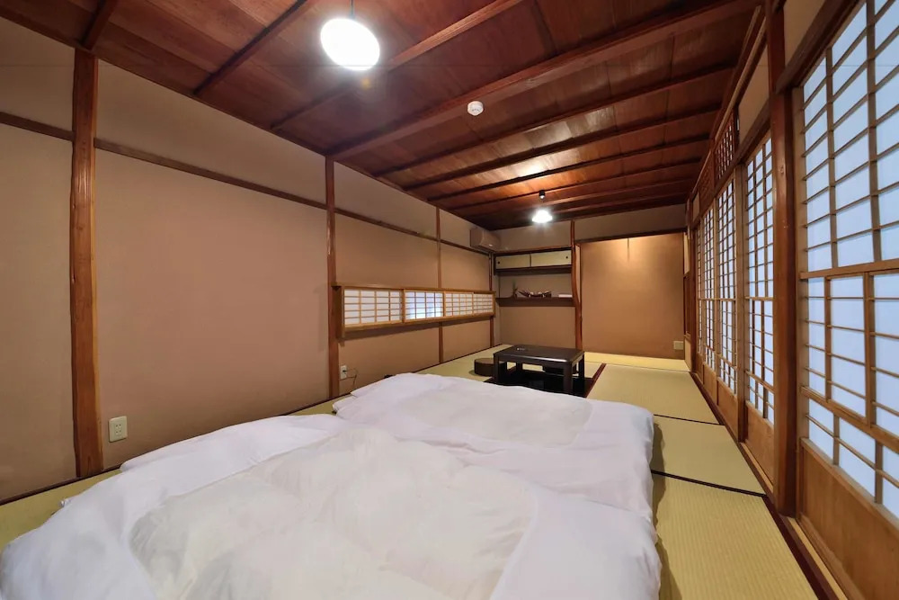 Takeya Kitano Honkan