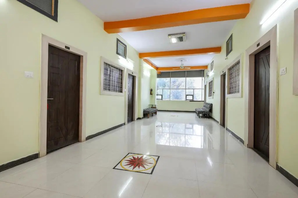 Hotel Shree N Palace by OYO Rooms