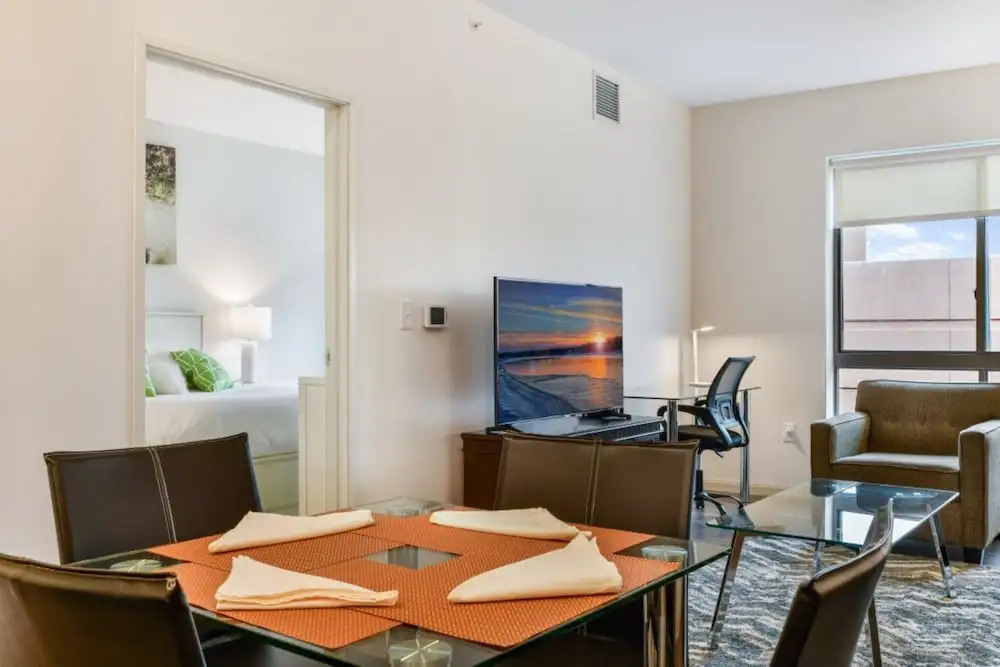Bluebird Suites near Cleveland Clinic