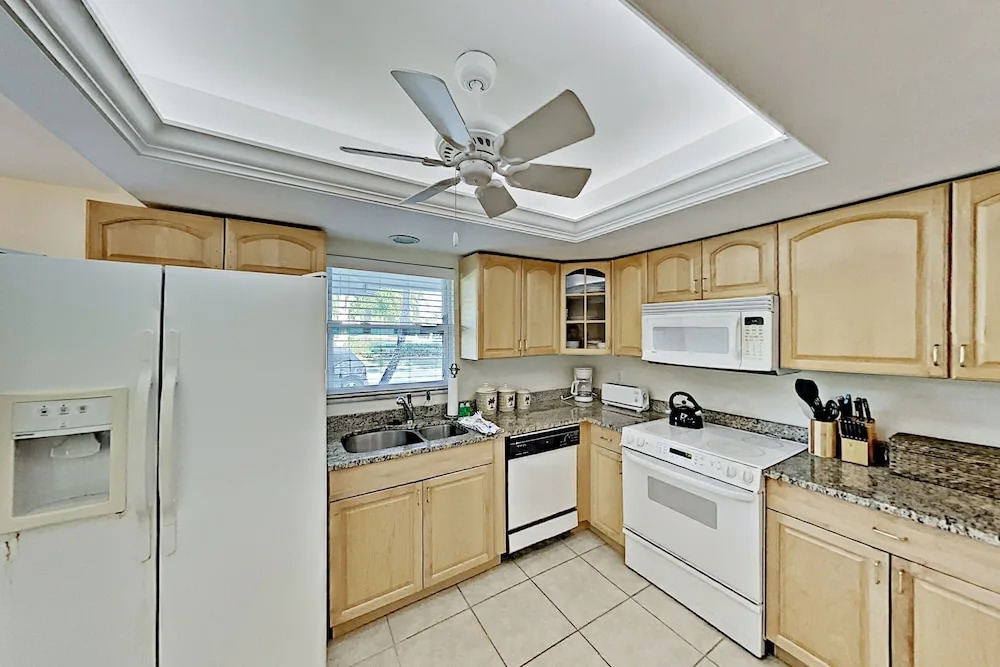 2983Binn 3 Bedroom Duplex