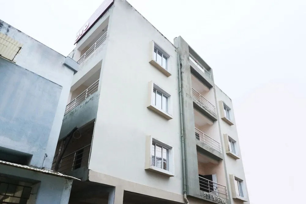 Oyo 43835 Imperial Stays
