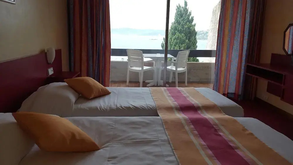 83 Hotel