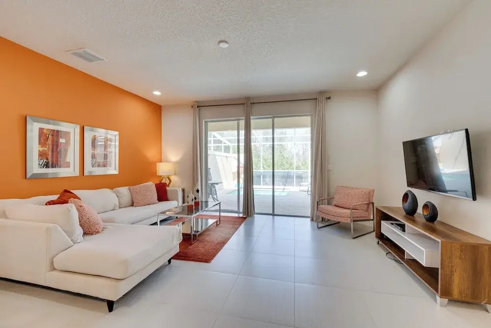 Townhome with Lanai about 9 Mi to Disney!