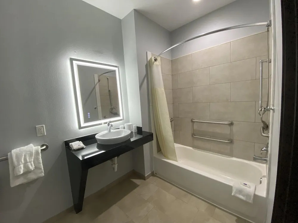 Studio 6 Suites Texas City, TX I 45 South