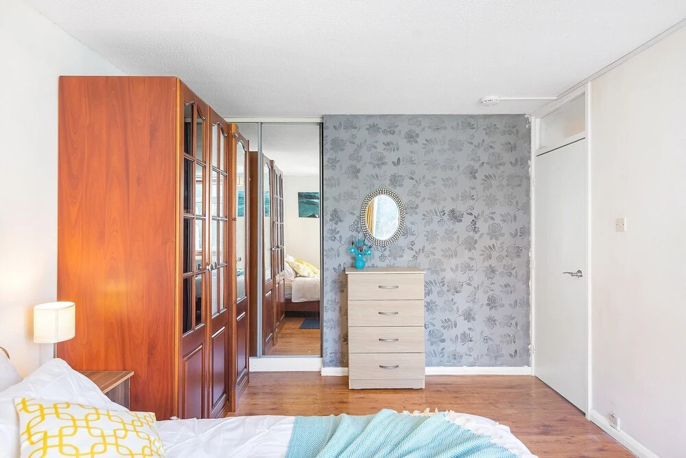 Canton Street - Deluxe Guest Room 3