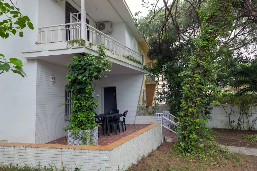 House With 4 Bedrooms in Punta Umbría, With Wonderful sea View, Enclos