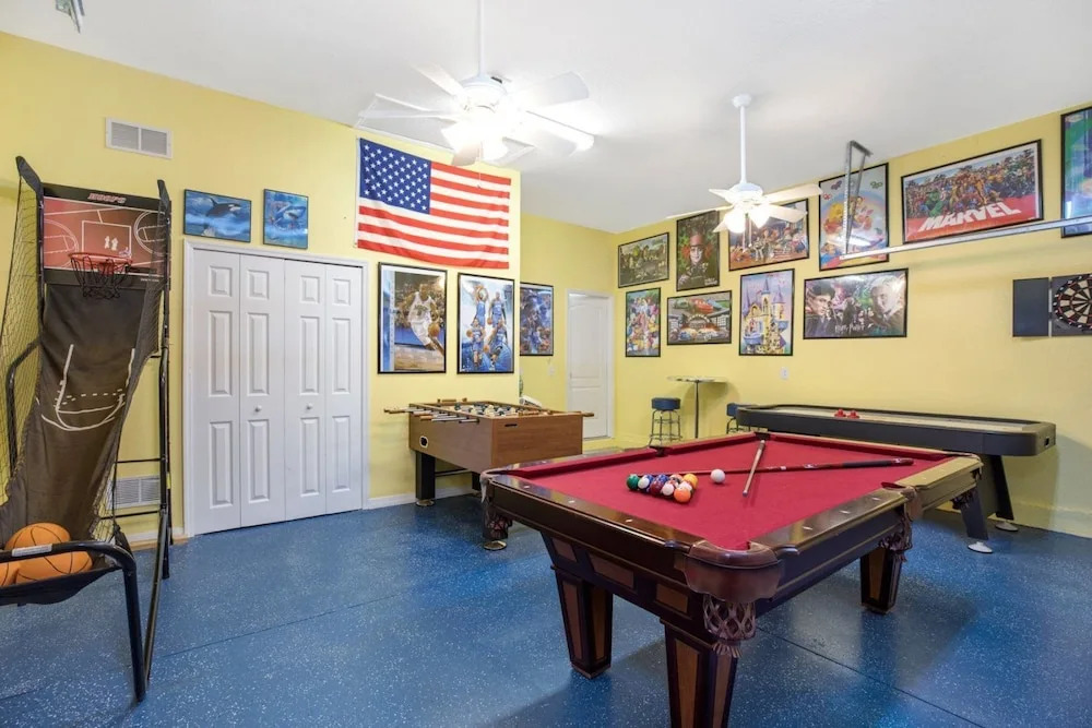 Award Winning Vacation Home With South Facing Pool And Spa Overlooking Conservation Land