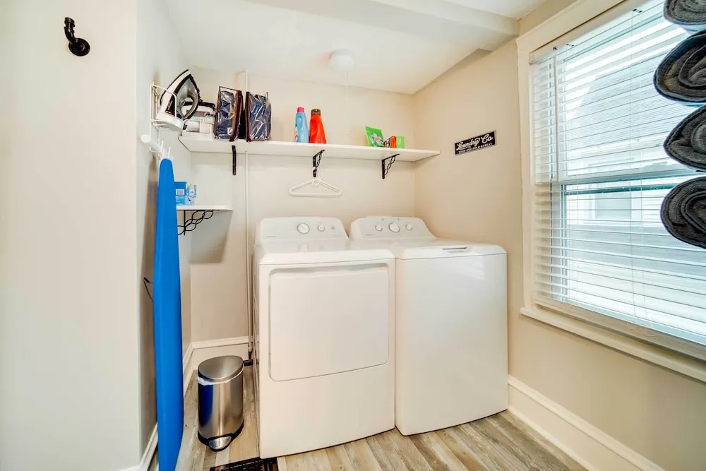 Meadville Apartment w/ Deck < 2 Mi to Allegheny!