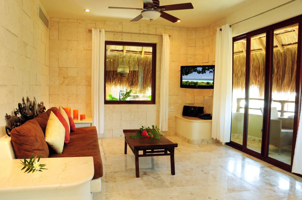 Maya Villa Condo Hotel and Beachclub