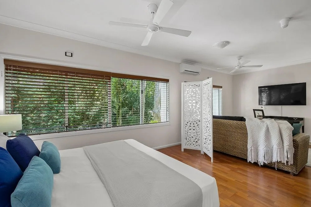 Belle Escapes - Oceanview Suite Alamanda Beachfront Resort "88"