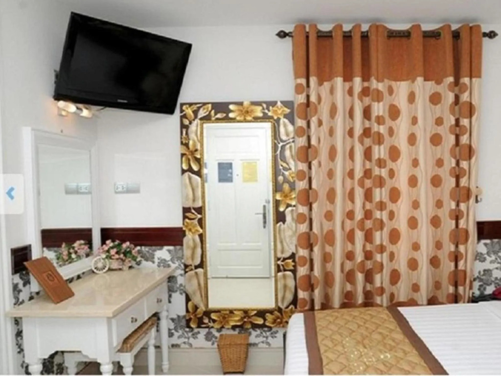 Pink Suite Saigon Airport Hotel
