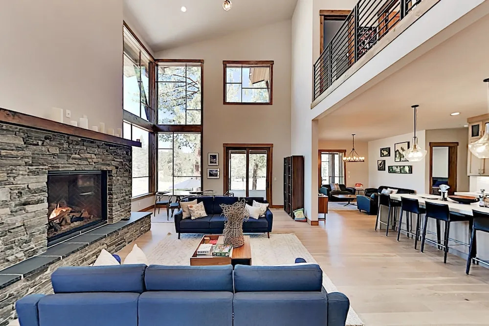 Spacious W/ Chefs Kitchen & 3-car Garage 4 Bedroom Home