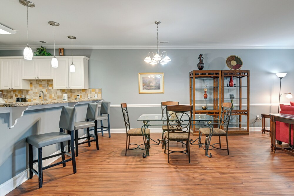 3 Mi to Broadway at the Beach: Condo w/ Pool!