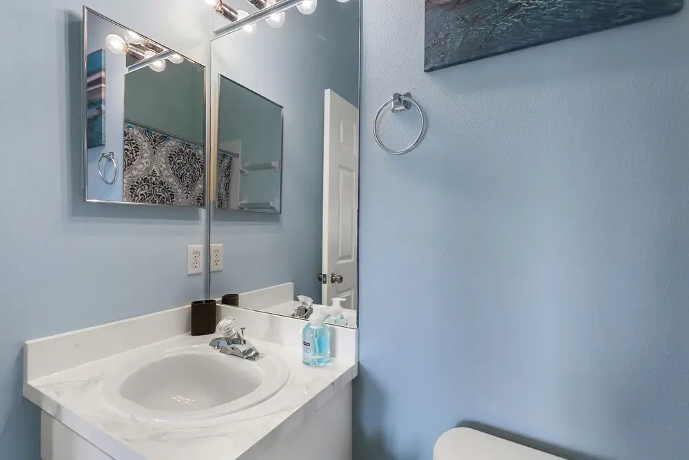 New To Market -townhome With 2 Master Suites Wifi Tennis Heated Community Pool Close To I-75 2 Bedroom Townhouse by RedAwning