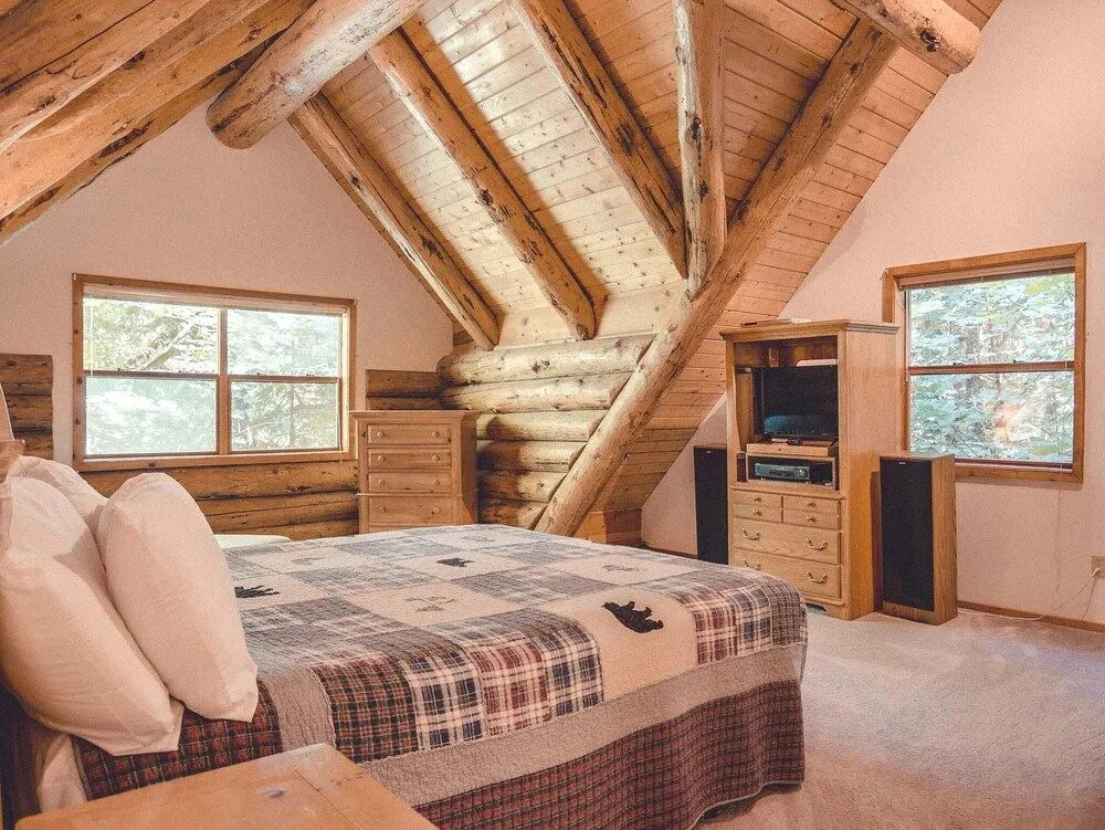 Bear Den Log Cabin