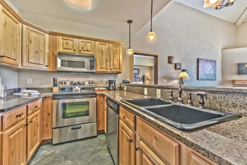 Silverado Lodge One Bedroom plus Loft by Canyons Village Rentals 223B