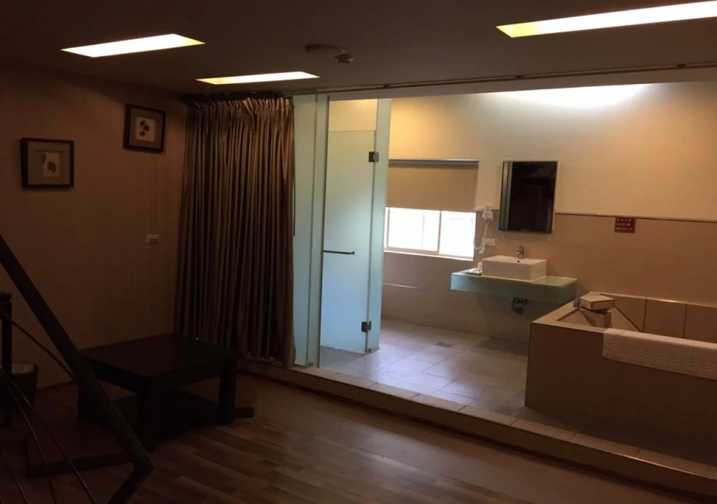 Hefong Deyang Hotspring Hotel