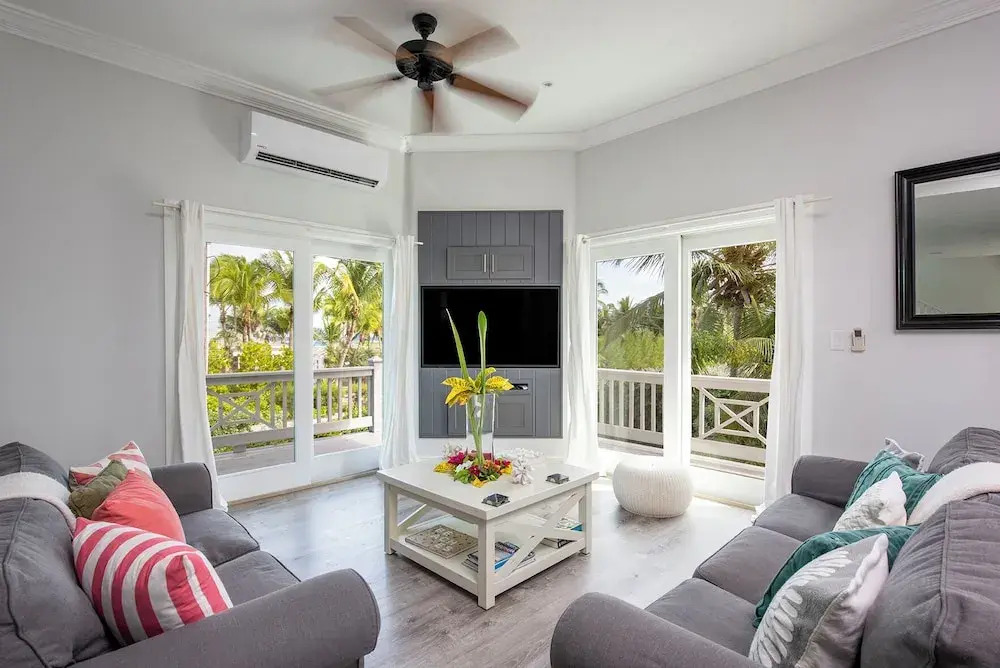 Pink Sand Paradise: Cozy Beachfront Cottage