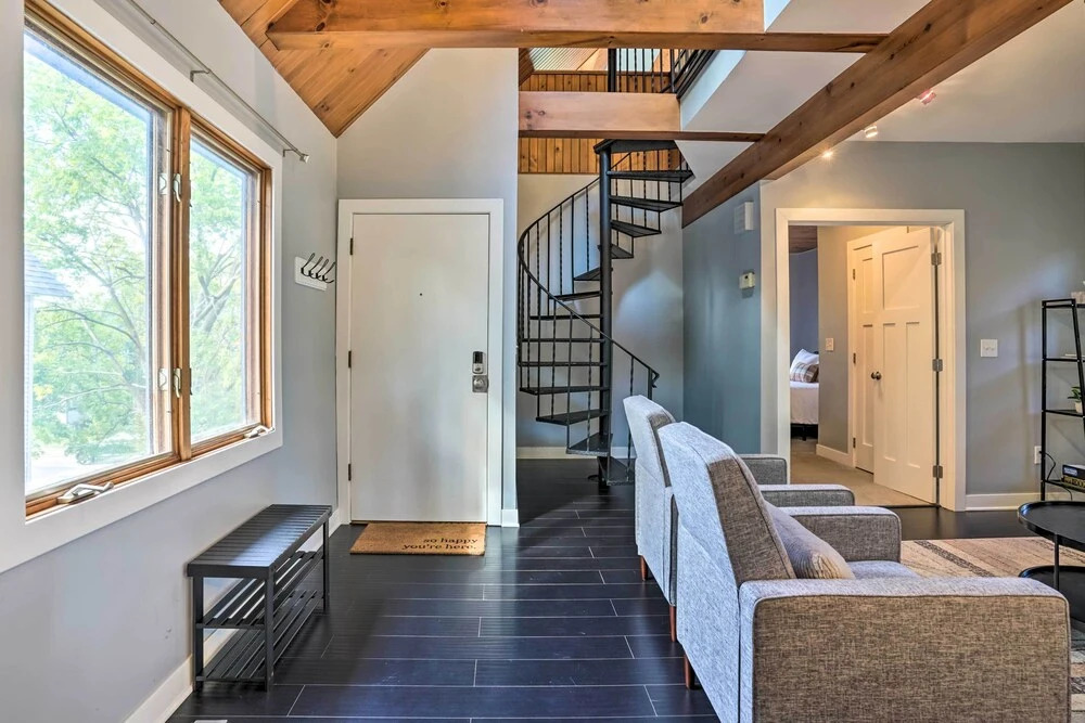 Minneapolis Townhome w/ Loft < 3 Mi to Dtwn!