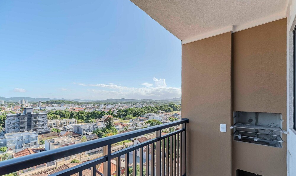 MCB - Apartments With Pool Near the Beach