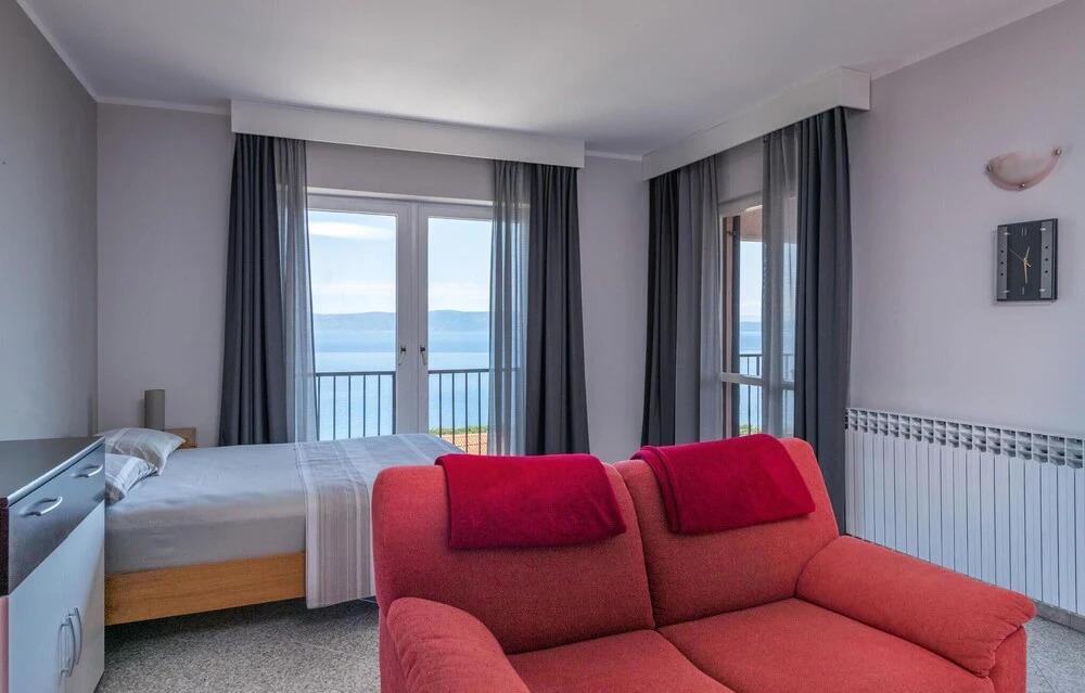 Beautiful Home in Ravni With Wifi and 3 Bedrooms